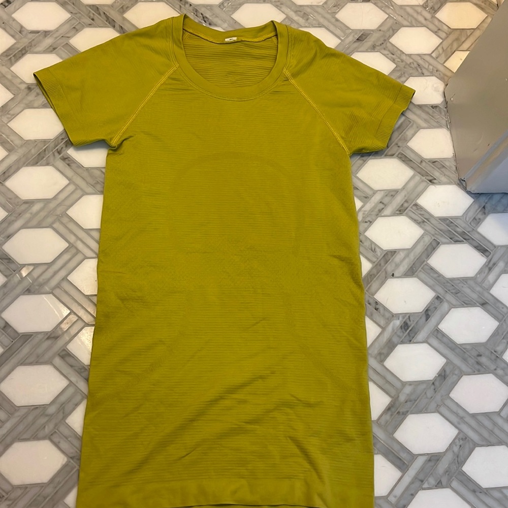 Green/Yellow Lululemon Swiftly Tech, size 2